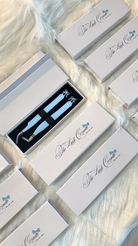 Baby Blue Tweezers 🩵 ( fiber tip )