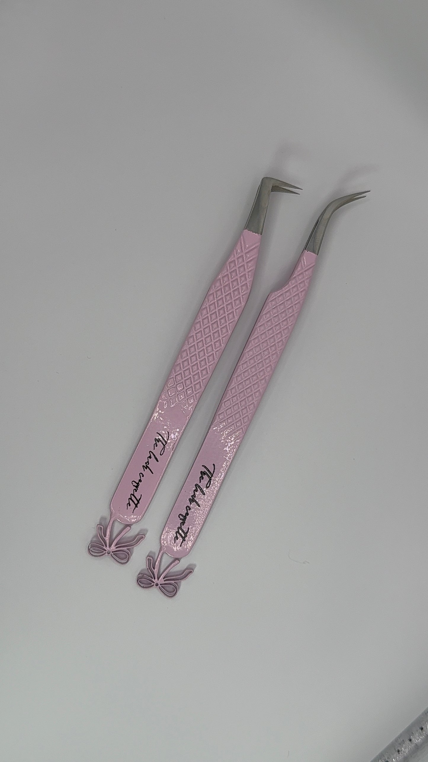 Pink Coquette Tweezers 🎀 ( fiber tip )