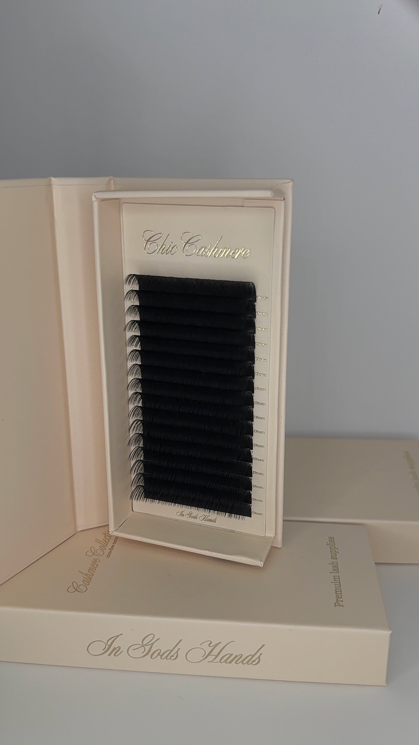 Chic Cashmere D Curl